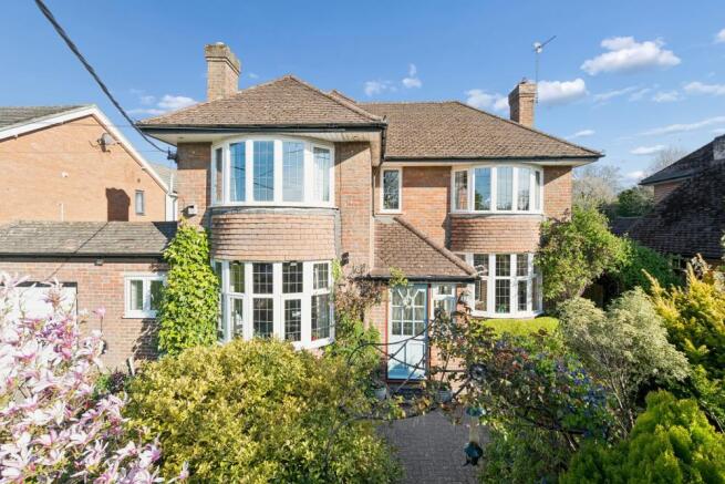 4 bed property, in Aylesbury Road, £1,000,000
