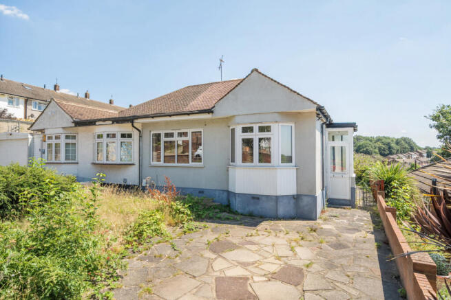 3 bed property, in Edmunds Avenue, £415,000