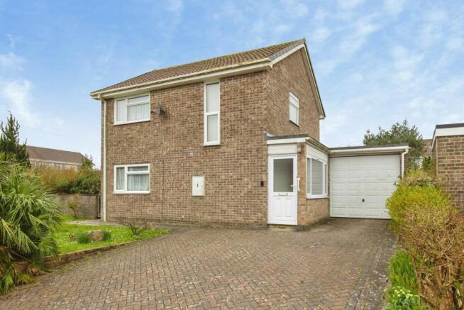 3 bed property, in Lower Woodside, £250,000
