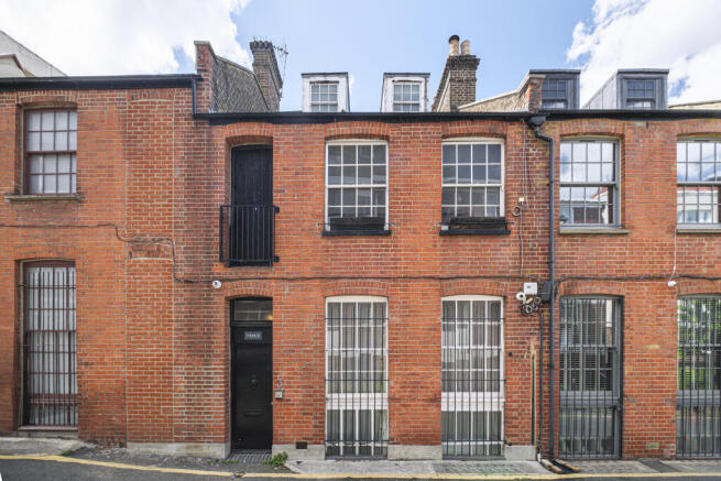 3 bed property, in Gibraltar Walk, £1,395,000