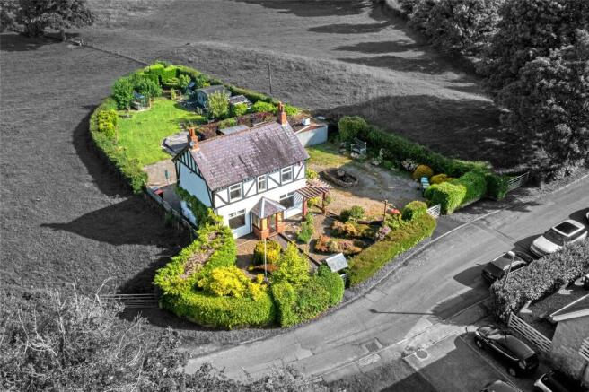 3 bed property, in Whinney Brow, £495,000