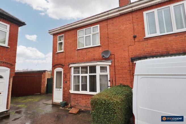 3 bed property, in Olton Place, £240,000