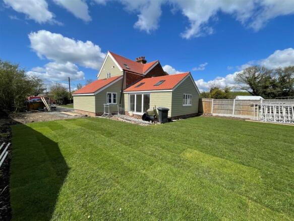 3 bed property, in Battlesbridge, £595,000