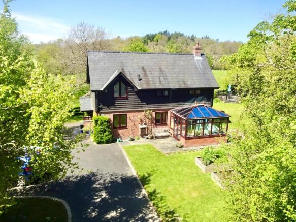 3 bed property, in Penybont, £465,000