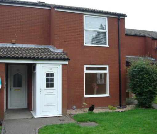2 bed property, in Dorsington Road, £130,000