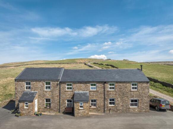 3 bed property, in Sunnyside, £230,000