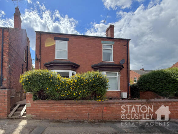 3 bed property, in St Edmunds Avenue, £200,000
