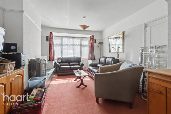 4 bed property, in Matlock Crescent, £550,000