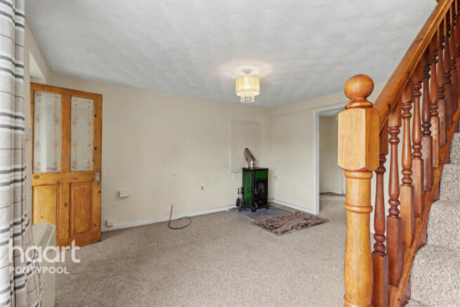 2 bed property, in Varteg Road, £170,000