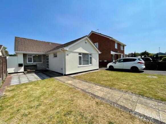 3 bed property, in Ryan Close, £425,000