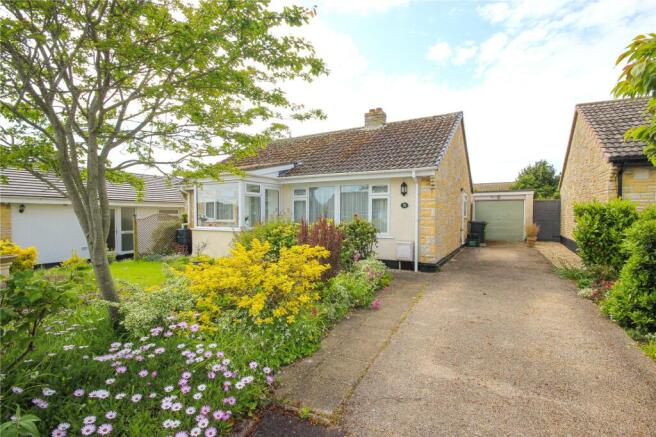 2 bed property, in Thornfield Close, £310,000