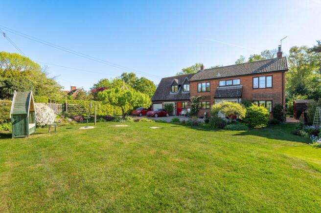 5 bed property, in Norwich Road, £570,000