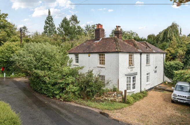 5 bed property, in Broomers Hill Lane, £650,000