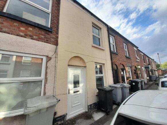 2 bed property, in 64, £138,950