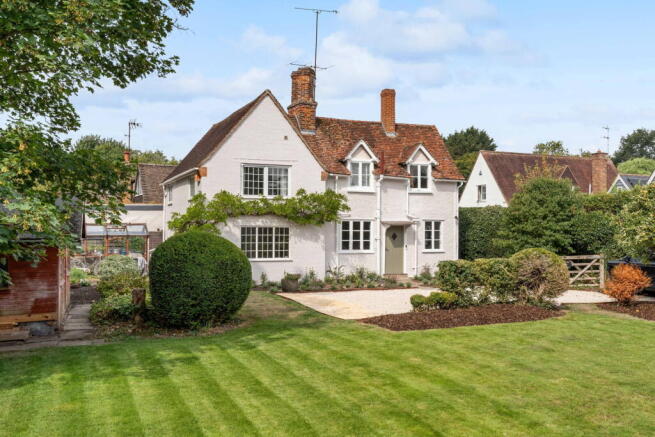 3 bed property, in Manor Cottage, £800,000