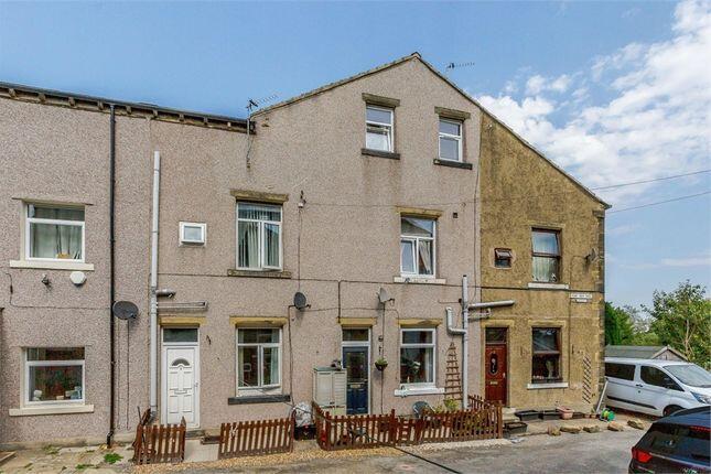 4 bed property, in 4 Fixby View Yard, £99,500
