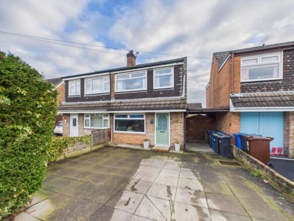 3 bed property, in Lichfield Grove, £220,000