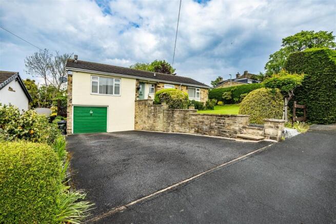 3 bed property, in Vine Close, £425,000