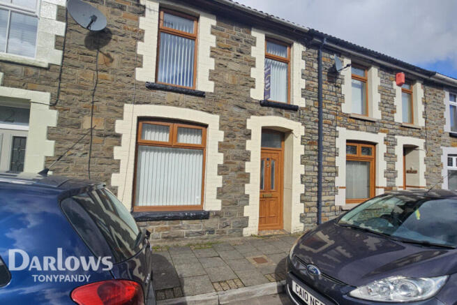 3 bed property, in Elm Street, £130,000