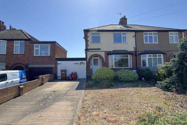 3 bed property, in Asfordby Road, £200,000