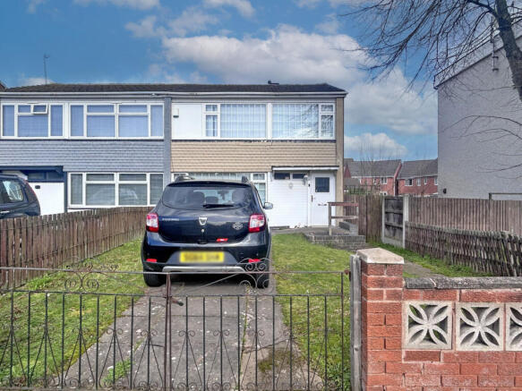 3 bed property, in Oxford Street, £130,000
