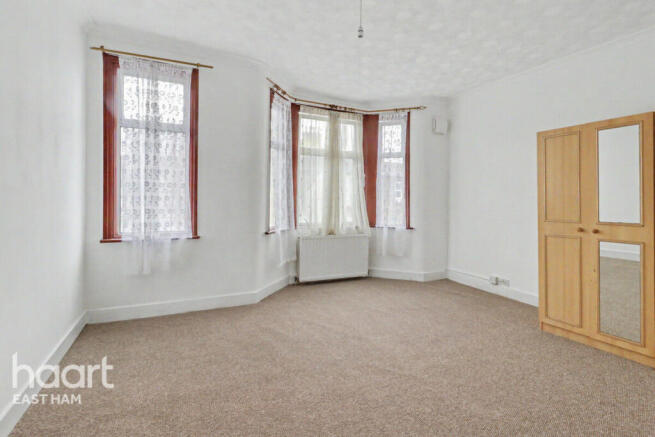 3 bed property, in Keppel Road, £475,000