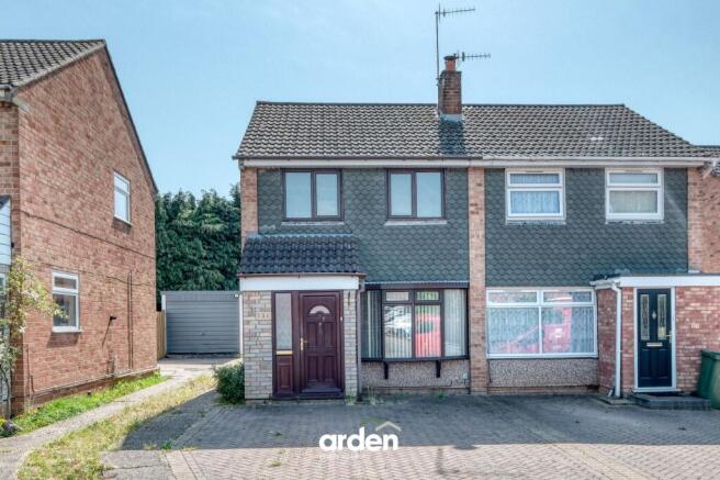 3 bed property, in Monarch Drive, £250,000