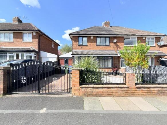 4 bed property, in Palmerston Road, £350,000