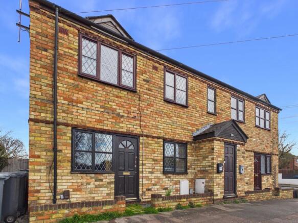 1 bed property, in Bedford Road, £125,000