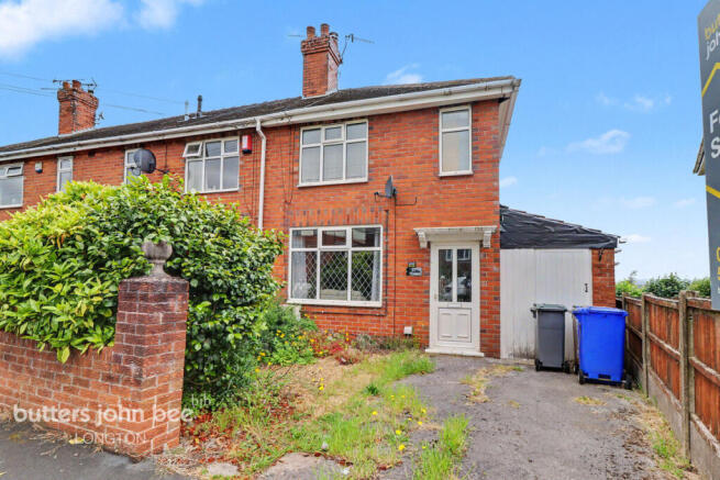 2 bed property, in Broadway, £145,000