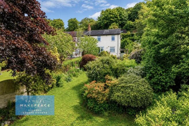 2 bed property, in Meadow View, £265,000