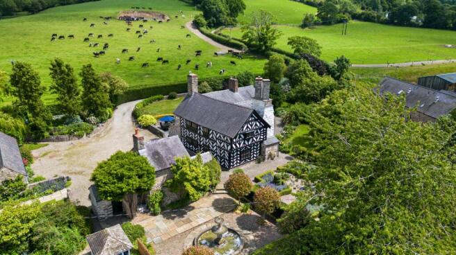 5 bed property, in Llangynhafal, £950,000
