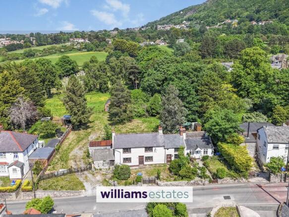 2 bed property, in Ffordd Penrhwylfa, £315,000