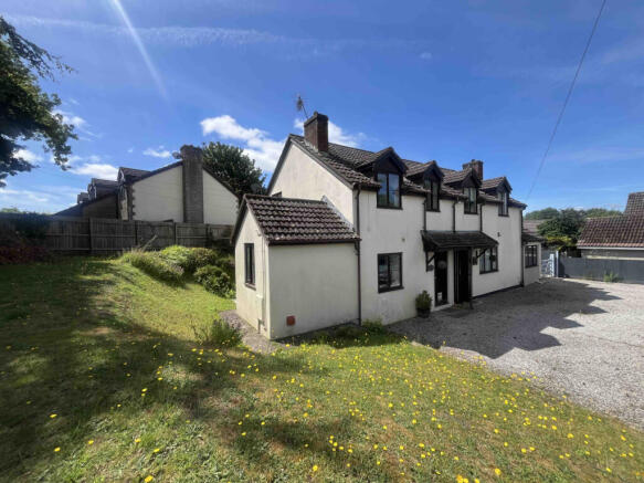 2 bed property, in Berry Hill, £225,000