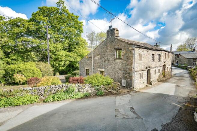 3 bed property, in Browside, £360,000