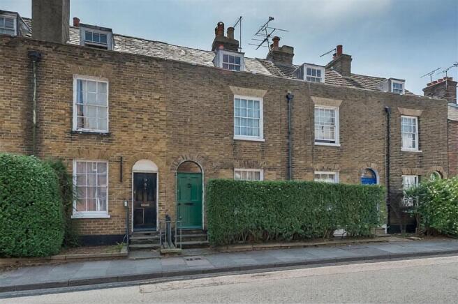 3 bed property, in London Road, £275,000
