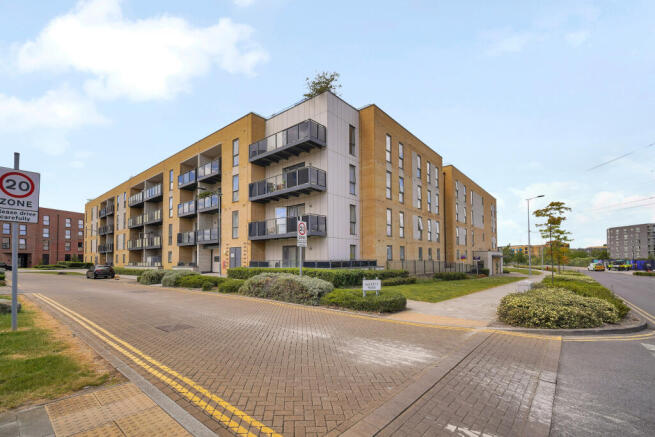1 bed property, in Dalton House, £190,000