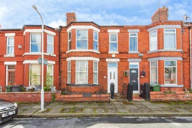 3 bed property, in Ruskin Avenue, £130,000