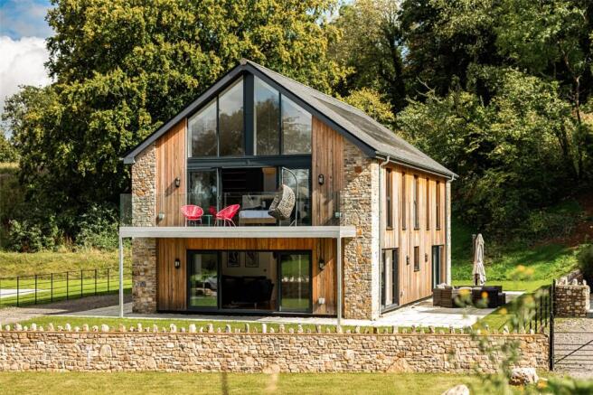 3 bed property, in The Barn, £928,000