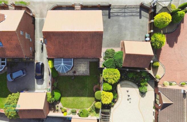 4 bed property, in Barnby Moor, £580,000