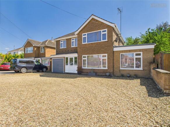 5 bed property, in Backgate, £350,000