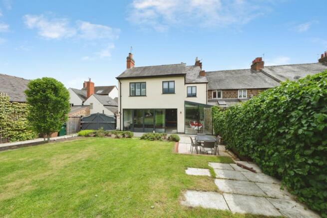 4 bed property, in Castle Street, £750,000
