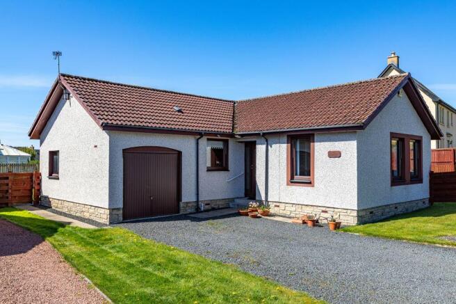 2 bed property, in 6, £260,000