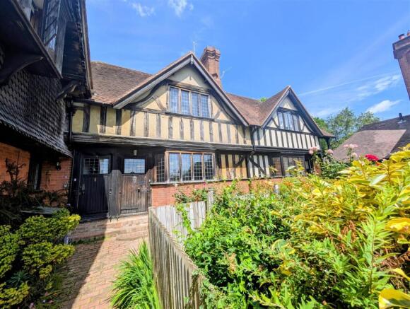 3 bed property, in The Green, £550,000