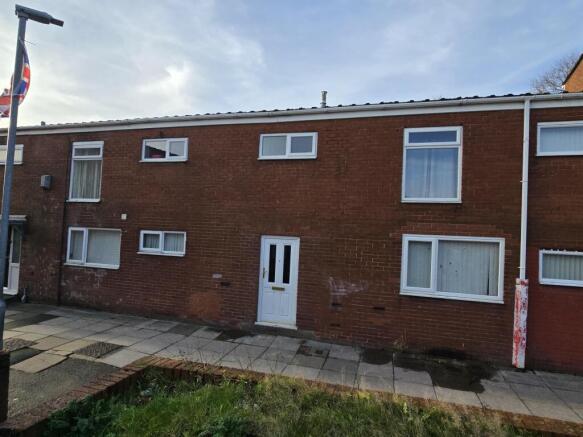 3 bed property, in 19 Carfield, £30,000
