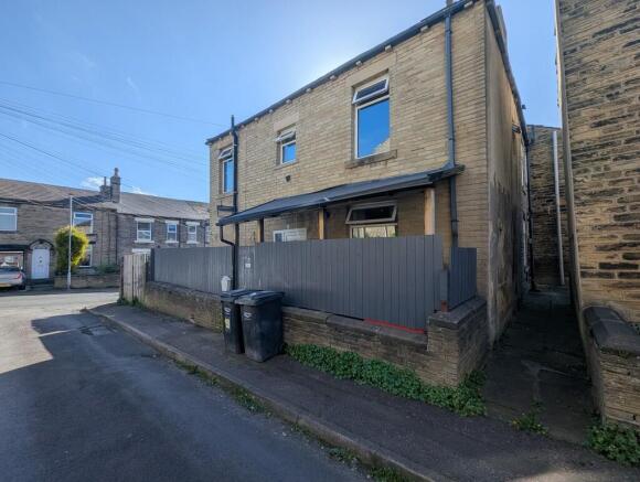 2 bed property, in Marion Street, £120,000