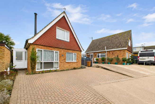 3 bed property, in Richmond Rise, £260,000