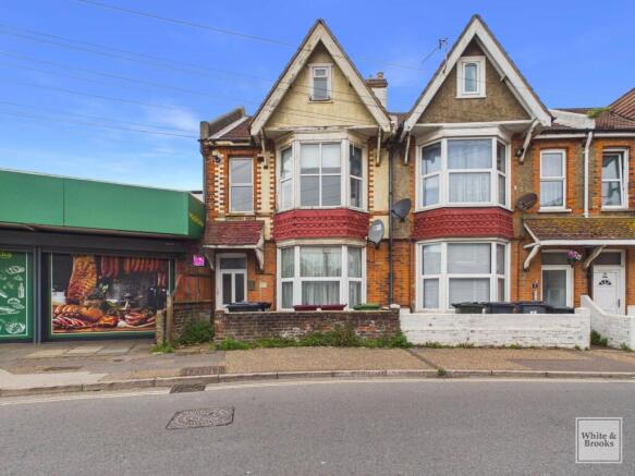 1 bed property, in Longford Road, £115,000
