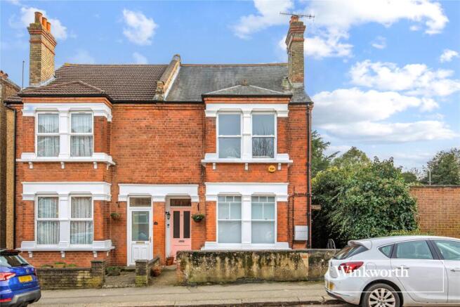 2 bed property, in Hexham Road, £450,000