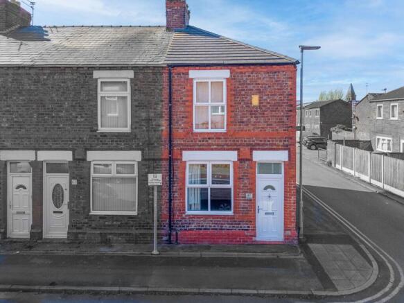 2 bed property, in West Street, £130,000